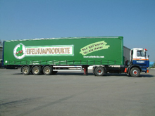 Lettrage sur rideaux coulissants avec impression et d�grad� de couleur.