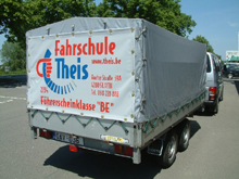 b�che sur arceaux pour petite remorque