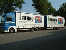 camion remorque b�ch� pour Rehau