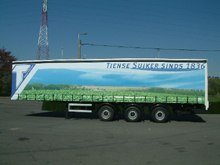 Rideaux coulissants avec impression full quadri pour la Sucrerie de Tirlemont.