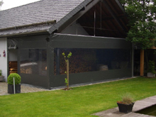 Toile de s�paration plac�e chez un priv�.