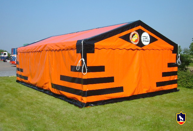 Tente de r�ception avec d�coration personnalis�e.  