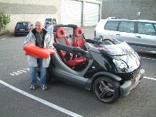 B�che sur mesure pour prot�ger une voiture.