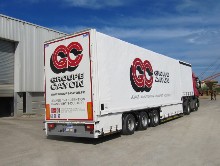 Confection et placement de b�ches sur mesure + lettrage peinture et autocollant pour le groupe Cayon