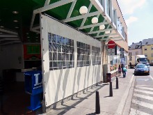 Toile tendue pour couvrir un commerce - Luxembourg